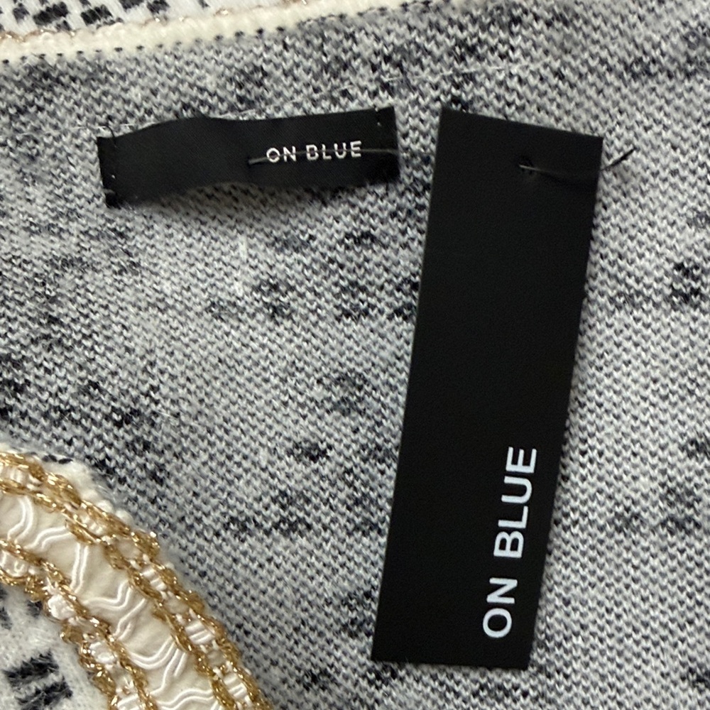 Elegant Black and White Tweed Blazer - Picture 13 of 15